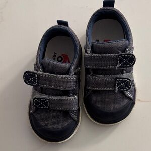 See Kai run denim sneakers. Size 5. Great condition barely worn!
